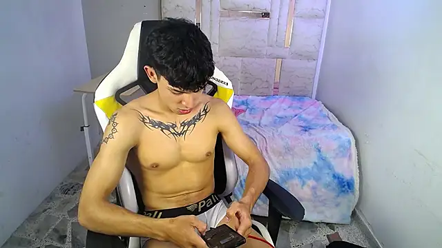 Онлайн чат XXX Liom_Gym