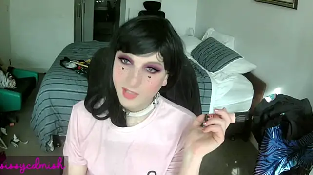 SissyCDMish Live XXX-Chat