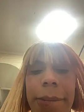 Chat XXX en directo de _yini_