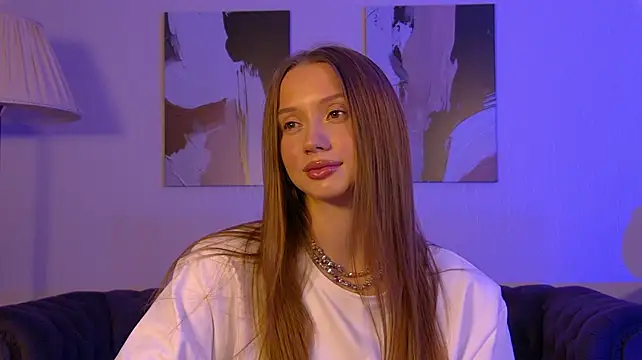 LoraVey Adlı Modelin Canlı XXX Sohbeti