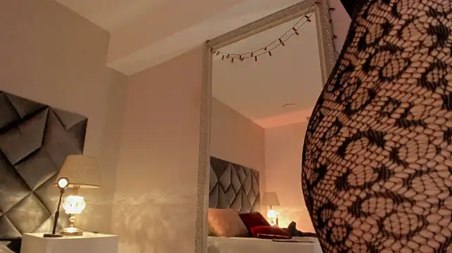 Leizathompson Adlı Modelin Canlı XXX Sohbeti