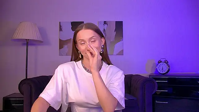Онлайн чат XXX LoraVey
