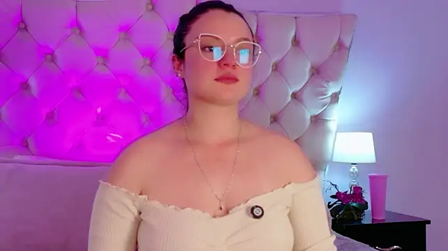 Giigii_Hadiid 라이브 XXX 채팅