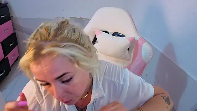 HannaBrave 现场XXX聊天