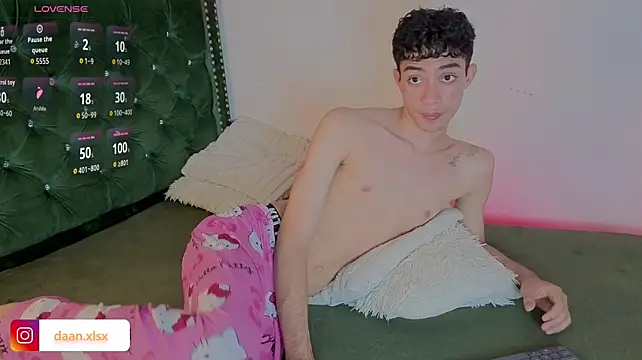 Adriann_voss élő XXX-chatje