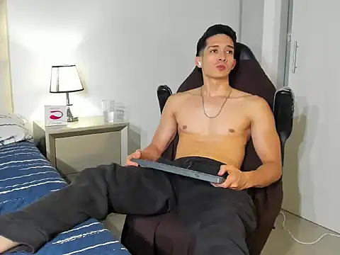 Онлайн чат XXX AngeloHunt