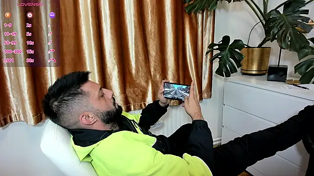 Chat XXX en directo de TommyDum