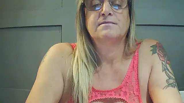NaughtyEnglish_kiera45_ – Naživo XXX chat