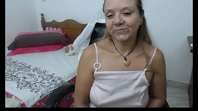 yeslluisa Adlı Modelin Canlı XXX Sohbeti