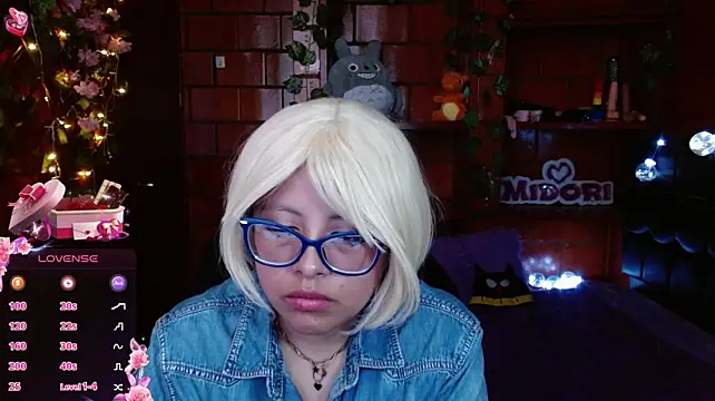 MidoriQuiinn's Live XXX Chat