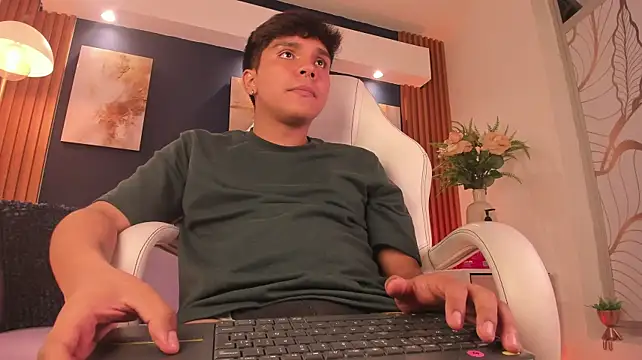 دردشة Thiago_Knox الجنسية المباشرة