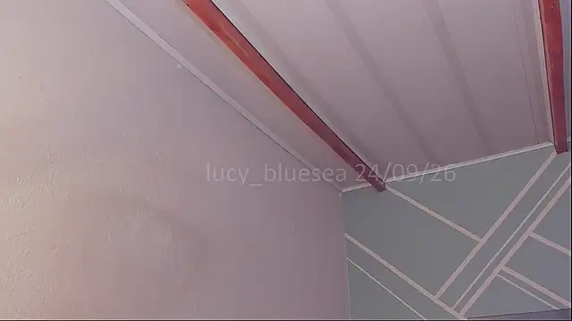 Lucy-Bluesea's Live XXX Chat