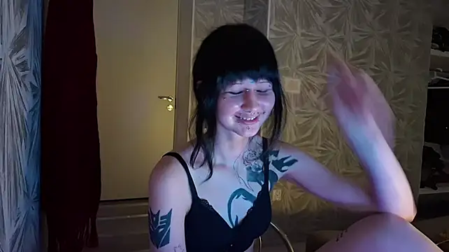 SixWinged7 – Live XXX-chat