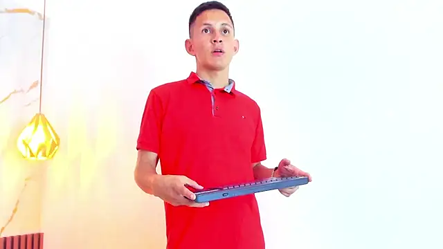 Chat +18 de IzanArias ao vivo