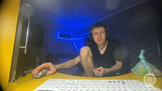 Aki-Laky Chat XXX in diretta