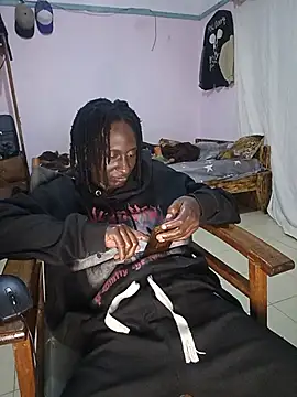 TryingExpiry 라이브 XXX 채팅