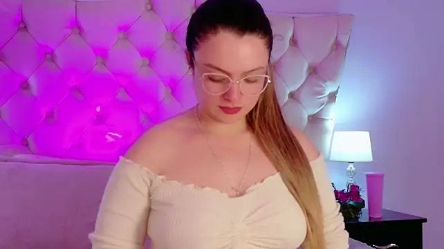 Giigii_Hadiid's Live XXX Chat
