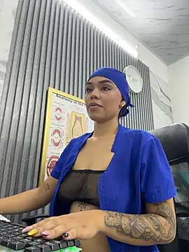 daniela-sexy 现场XXX聊天