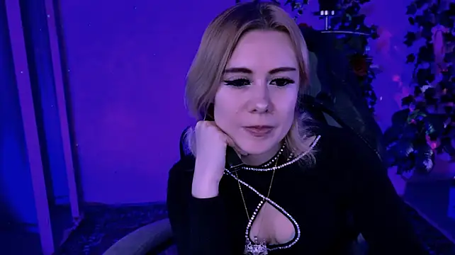 XXX chat uživo modela Kumiho_7777