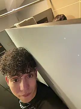 Chat +18 de yoursexyjose ao vivo
