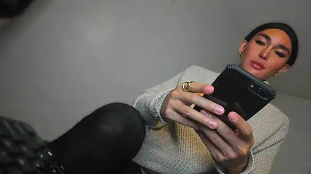 MistressNextDoor_ Chat XXX in diretta