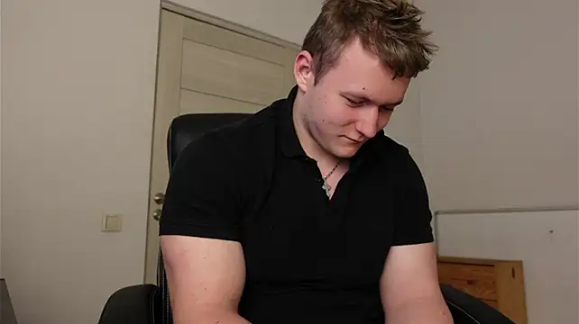 Richard_Dullas Chat XXX in diretta