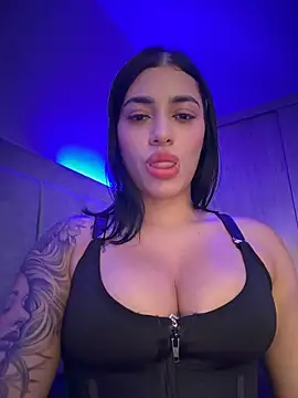 AlannaEvons' Live XXX Chat