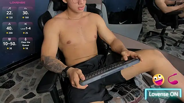 XXX chat uživo modela Axxel_Muscle