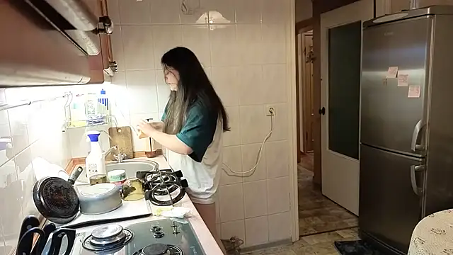 _Mikky_lil_ Adlı Modelin Canlı XXX Sohbeti