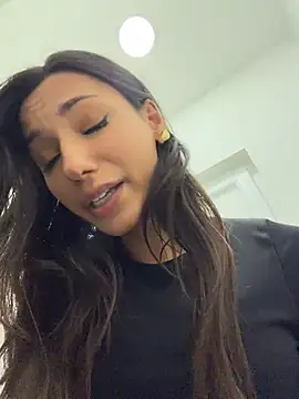 -_MiaQueen_-'s Webcam Show