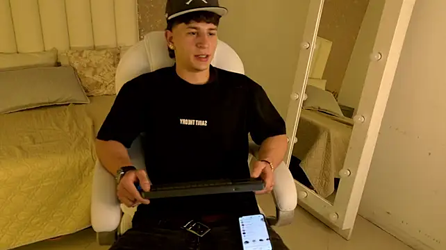 Czat XXX na żywo – JordanMiller_