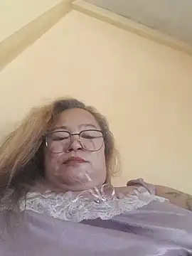 loriepinay46 Chat XXX live