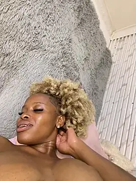 Czat XXX na żywo – QUEENZAZA