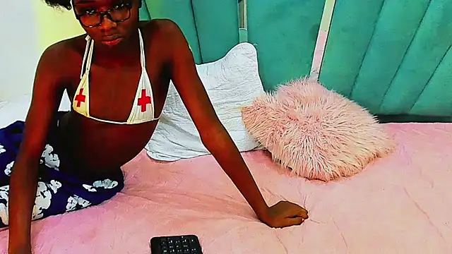 Chat XXX en directo de Hilary_tsx