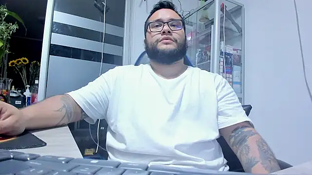 XXX chat uživo modela VINCEDMAGLIOO