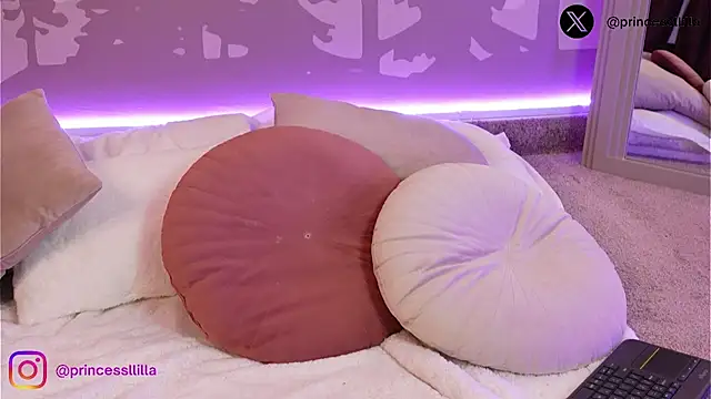 LilaVoxx Live XXX-Chat