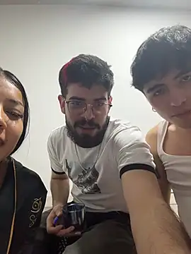 XXX chat uživo modela DomBoy_