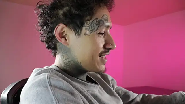 trieone Chat XXX live