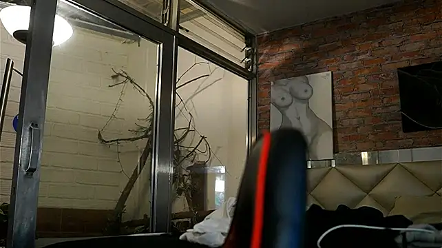 AlphaMasterXxx Adlı Modelin Canlı XXX Sohbeti