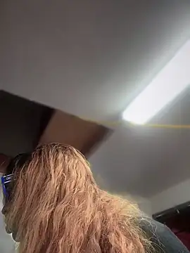 Motherbigbus' Live XXX Chat