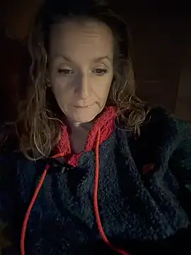 ThyraHashn Live XXX chat