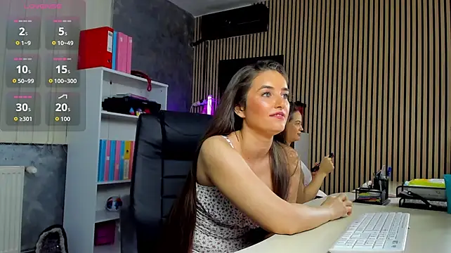 OfficeGirls 现场XXX聊天