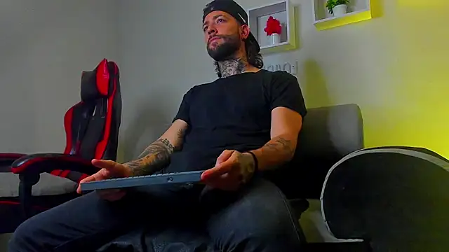 Nicolas_Overlord webcam show
