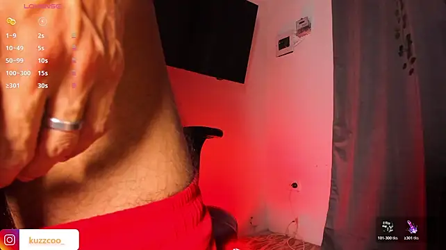 צ'אט XXX בשידור חי של kuzzcoo