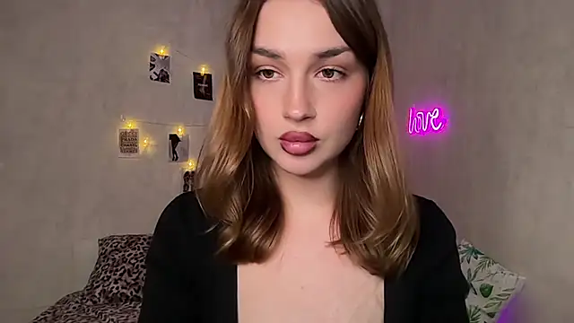 Perry_Tiffany's Live XXX Chat