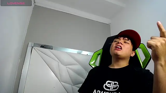Živý XXX chat Tommy_cotton