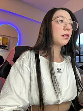 צ'אט XXX בשידור חי של Iam_mariannee
