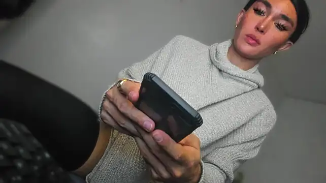 XXX chat uživo modela MistressNextDoor_