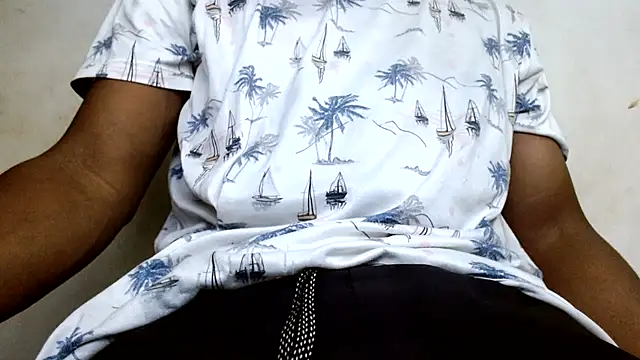 צ'אט XXX בשידור חי של royblackbigpvt