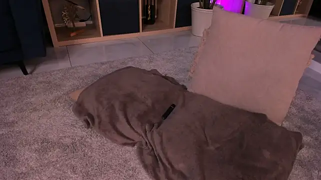 XXX chat uživo modela TiaCyrrus